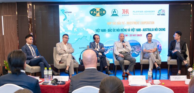 Speakers at the talk show (from left to right): (1) Mr Richard Nguyen – Co-founder of Playfair Advisory; (2) Mr Nguyen Duc Quang – Playfair Advisory; (3) Mr. Nguyen Ngoc My - Chairman of Vabis Group; (4) Mr Nguyen Mai – Chairman of VAFIE; (5) Mr. Dao Trong Do – Training Director of the General Directorate of Vocational Training - MOLISA; (6) Mr. Nguyen Duy Anh – Strategic Director of JHL Group.
