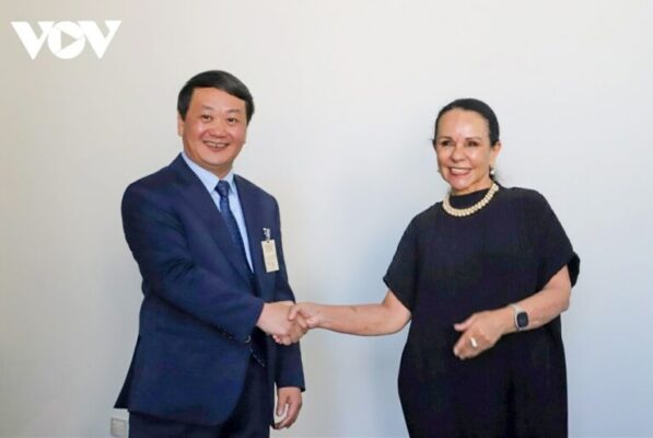 The VN Minister Hầu A Lềnh and the HON Linda Burney - Minister for Indigenous Australians 
