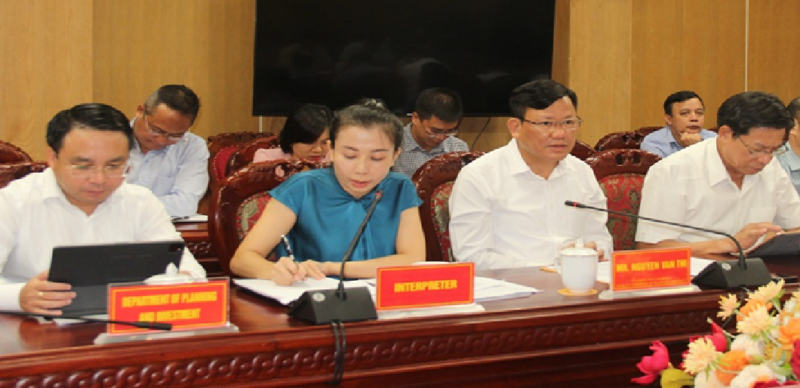 Ông Nguyễn Văn Thi - Phó Chủ tịch Thường trực UBND tỉnh giới thiệu tiềm năng, cơ chế, chính sách thu hút đầu tư vào tỉnh trên các lĩnh vực