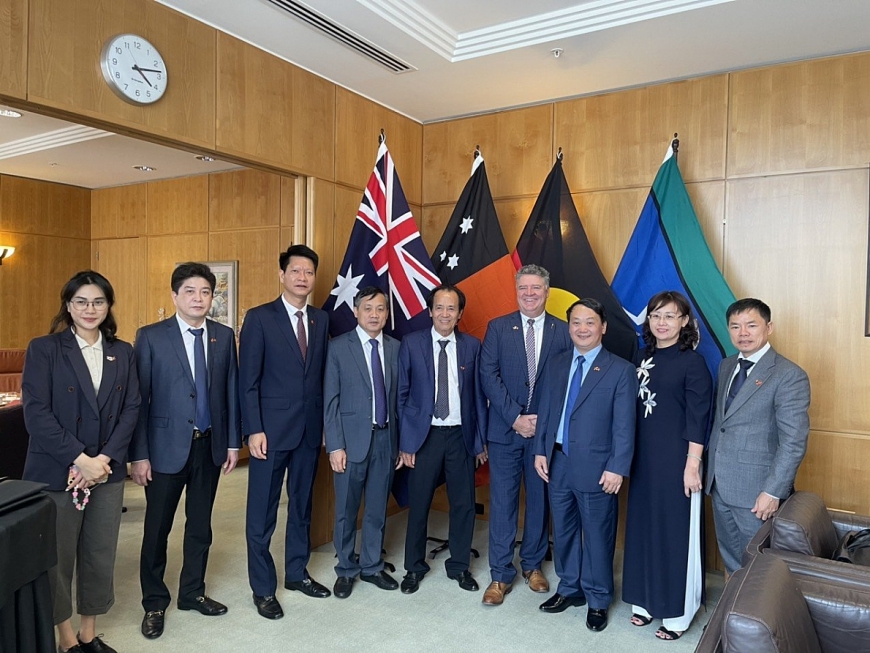 Bộ trưởng, Chủ nhiệm Ủy ban Dân tộc Hầu A Lềnh, ông Nguyễn Ngọc Mỹ và Đoàn đại biểu Việt Nam thăm Bắc Úc.